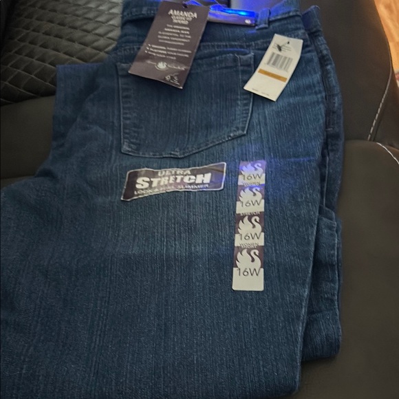 NWT Gloria Vanderbilt woman’s Straight Jeans in Deep Blue ultra stretch - Picture 1 of 8